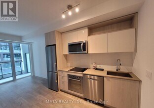 121-121 Lower Sherbourne St in Toronto, ON - Building Photo - Building Photo