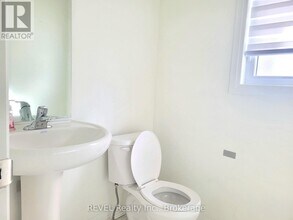 171 Bur Oak Dr in Thorold, ON - Building Photo - Building Photo