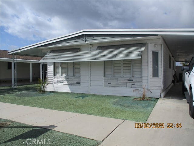 1045 S Elk St in Hemet, CA - Building Photo