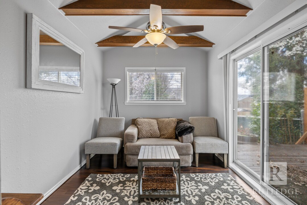 132 Highland Dr in Medford, OR - Building Photo