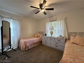 241 Robin Hood Cir in Naples, FL - Foto de edificio - Building Photo