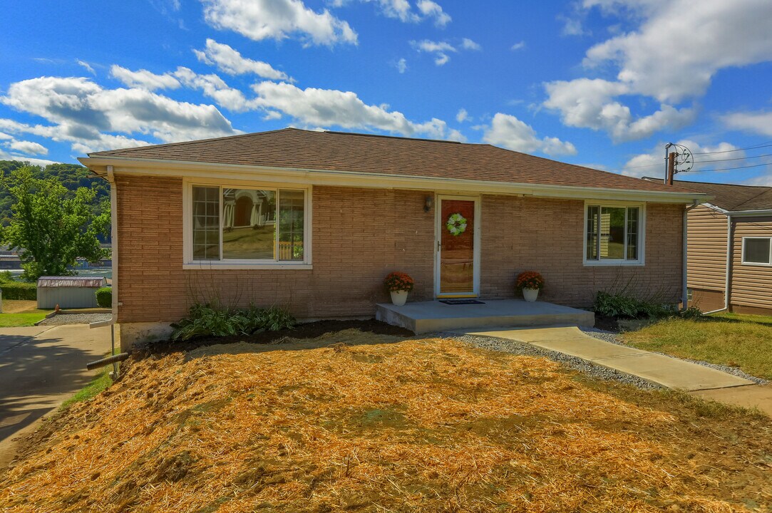 1311 Midland Beaver Rd in Industry, PA - Building Photo