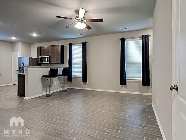 25554 Northpark Spruce Dr in Porter, TX - Foto de edificio - Building Photo