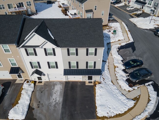 8170 Haley Ct in Harrisburg, PA - Building Photo - Building Photo