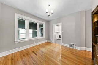 3536 N Wolcott Ave, Unit 1 in Chicago, IL - Foto de edificio - Building Photo