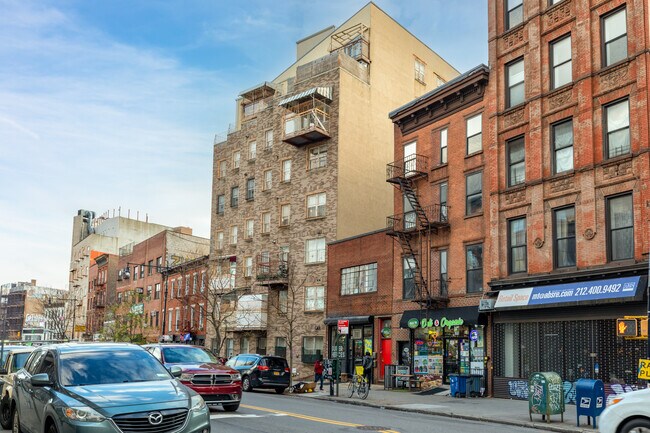 190-192 Broadway in Brooklyn, NY - Building Photo - Building Photo