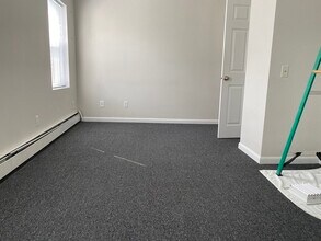 30 Newcastle Rd, Unit 3 in Boston, MA - Building Photo - Building Photo
