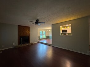 5533 Deep Hollow Ct in Fayetteville, NC - Building Photo - Building Photo