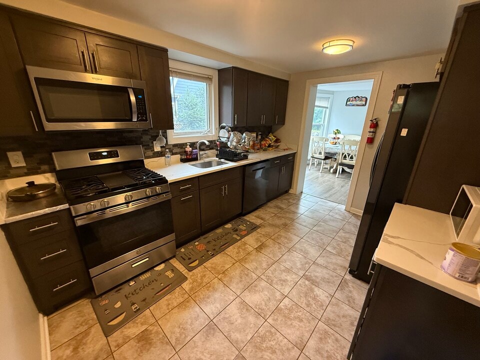 915 Central Ave, Unit 1 in New Providence, NJ - Building Photo