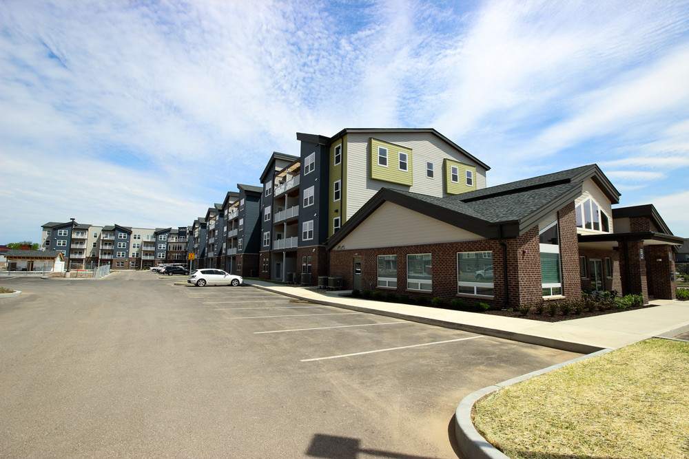 Ashford Park in Columbus, IN - Building Photo