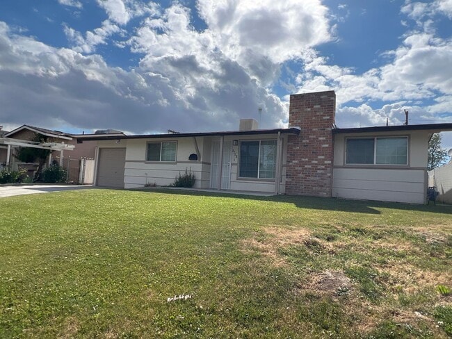 2708 Occidental St in Bakersfield, CA - Building Photo - Building Photo