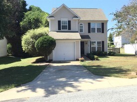 108 Endicott Ct in Mooresville, NC - Building Photo