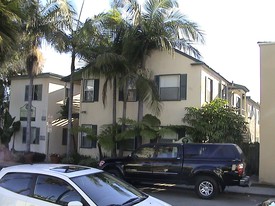 Belmont Shores in Long Beach, CA - Building Photo