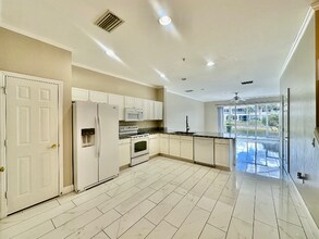 996 Hampton Cir in Naples, FL - Building Photo - Building Photo