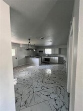 665 Cedarcliff Dr in Dallas, TX - Building Photo - Building Photo