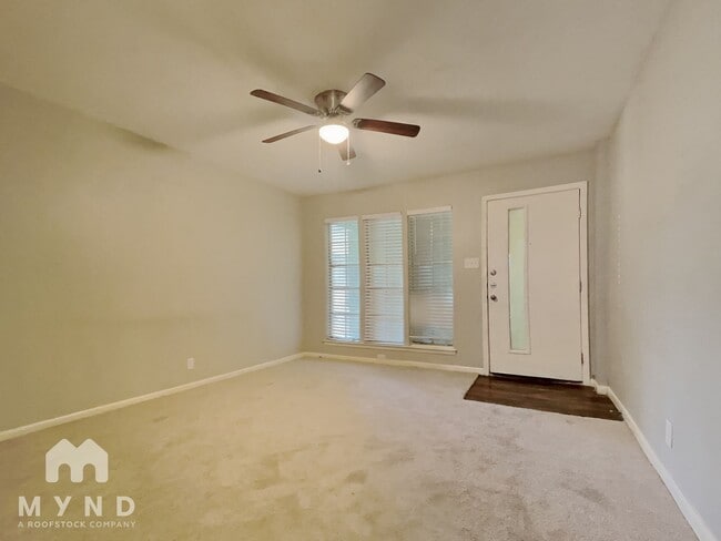 1010 N Meadows Dr in Austin, TX - Building Photo - Building Photo