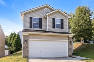 802 Wesley Alan Ln in Charlotte, NC - Building Photo - Building Photo