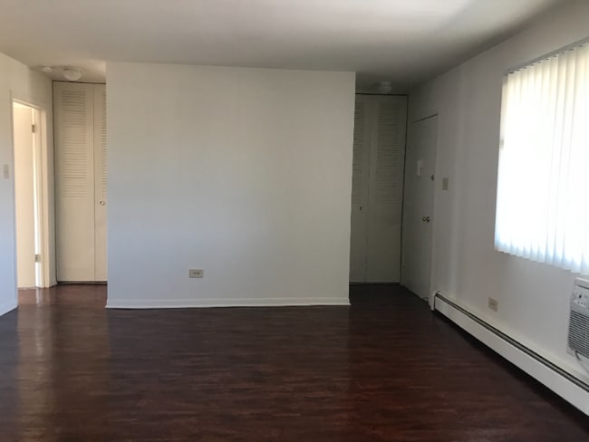 3060 Kathe Ln in Waukegan, IL - Building Photo - Building Photo