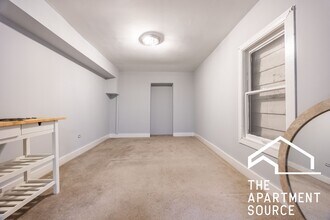 2551 W Fullerton Ave, Unit 2 in Chicago, IL - Building Photo - Building Photo