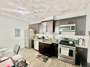 125 Bow St in Everett, MA - Building Photo - Building Photo