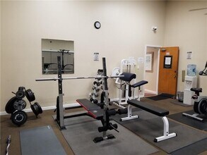 430 Commodore Dr, Unit 210 in Plantation, FL - Foto de edificio - Building Photo