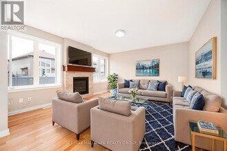 238 Condado Cres in Ottawa, ON - Building Photo - Building Photo