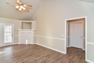 237 Chestnut Oak Cir in Owens Cross Roads, AL - Building Photo - Building Photo