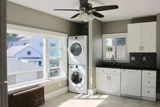 11 Sadler St in Gloucester, MA - Building Photo - Building Photo