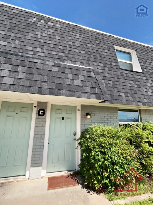 2111 NW Lindy Ave in Lawton, OK - Foto de edificio