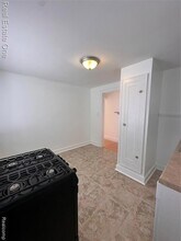 122 W Houstonia Ave in Royal Oak, MI - Foto de edificio - Building Photo