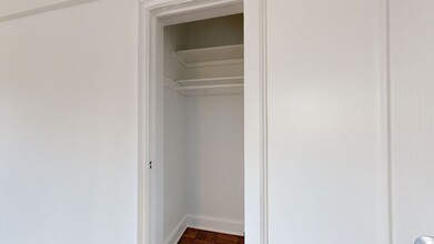 4481 MacArthur Blvd NW in Washington, DC - Building Photo - Building Photo