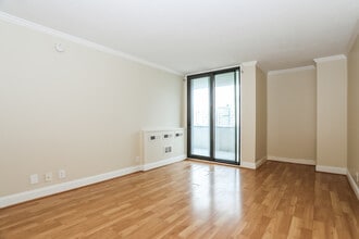 240 M St SW in Washington, DC - Building Photo - Building Photo