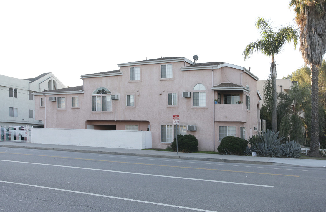 6352 Denny Ave in North Hollywood, CA - Building Photo