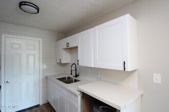 6044 N 21st Ave in Phoenix, AZ - Building Photo - Building Photo