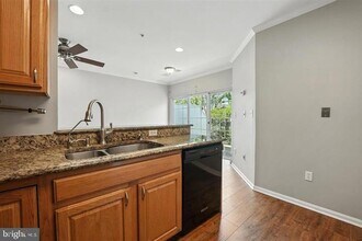 1547 Northern Neck Dr, Unit 201 in Vienna, VA - Building Photo - Building Photo