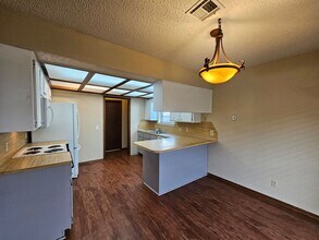 1927 Wilmington Ct in Norman, OK - Building Photo - Building Photo