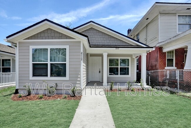 property at 2117 Moncrief Rd