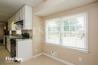 1348 Yates Ave in Austell, GA - Foto de edificio - Building Photo