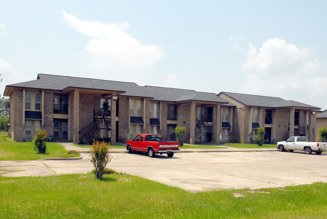 Overnight Investment Apartments in Magnolia, TX - Building Photo