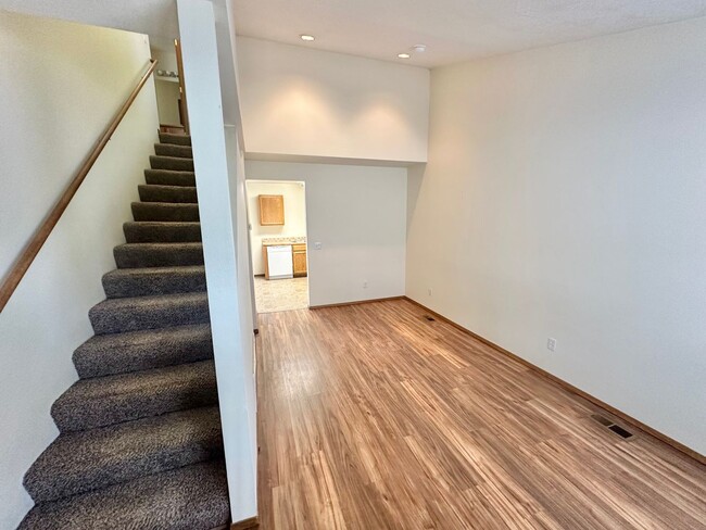 107 N Caton St in Post Falls, ID - Foto de edificio - Building Photo