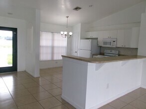 122 Diplomat Pkwy E in Cape Coral, FL - Building Photo - Building Photo