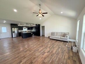 900 Howser Rd in Smiths Grove, KY - Building Photo - Building Photo