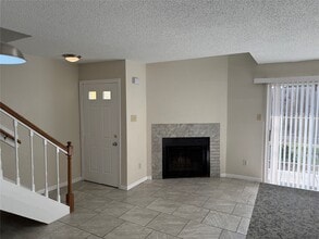 1515 Sandy Springs Rd in Houston, TX - Building Photo - Building Photo