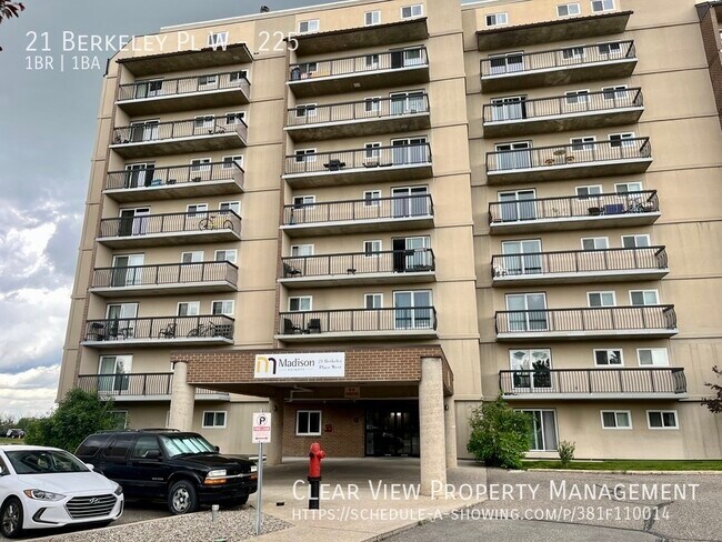 21 Berkeley Pl W in Lethbridge, AB - Building Photo - Building Photo
