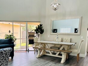 1533 Garden Rd in Weston, FL - Building Photo - Building Photo
