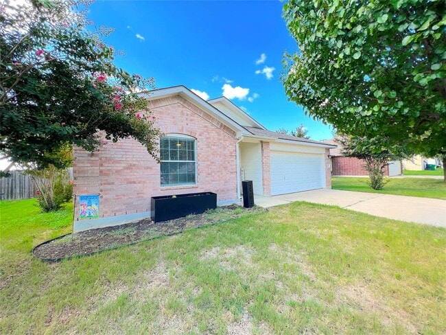 2204 Brewers Pl in Taylor, TX - Building Photo - Building Photo