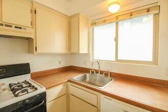 111 Newport Ave in Grover Beach, CA - Building Photo - Building Photo