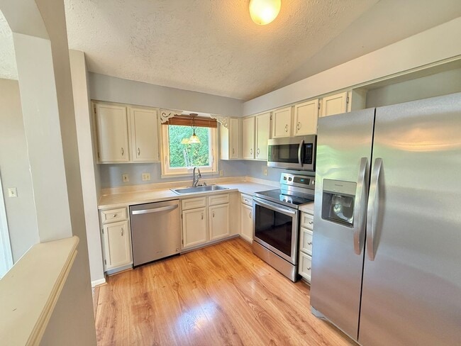 property at 3349 Evergreen Cir