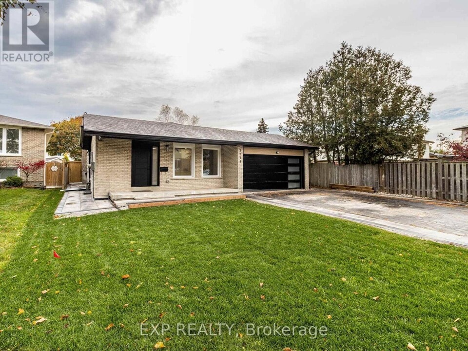 3278 Trevor Ct in Mississauga, ON - Building Photo