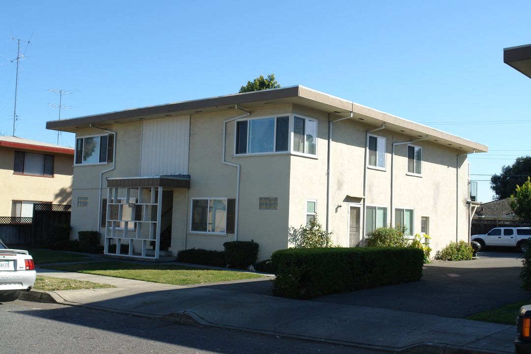 1910 Davis St in San Jose, CA - Building Photo